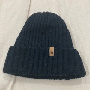 Fjallraven black beanie